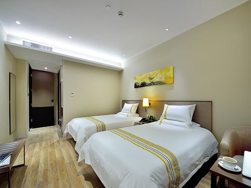 Куньмин: Home Inn Plus Kunming Cui Hu