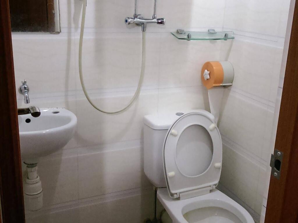 Гонконг: Hong Kong New York Guest House (TST Metro H Exit)