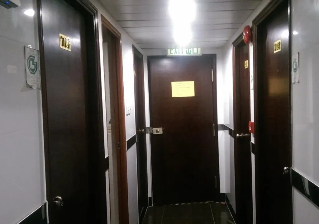 Гонконг: Hong Kong New York Guest House (TST Metro H Exit)