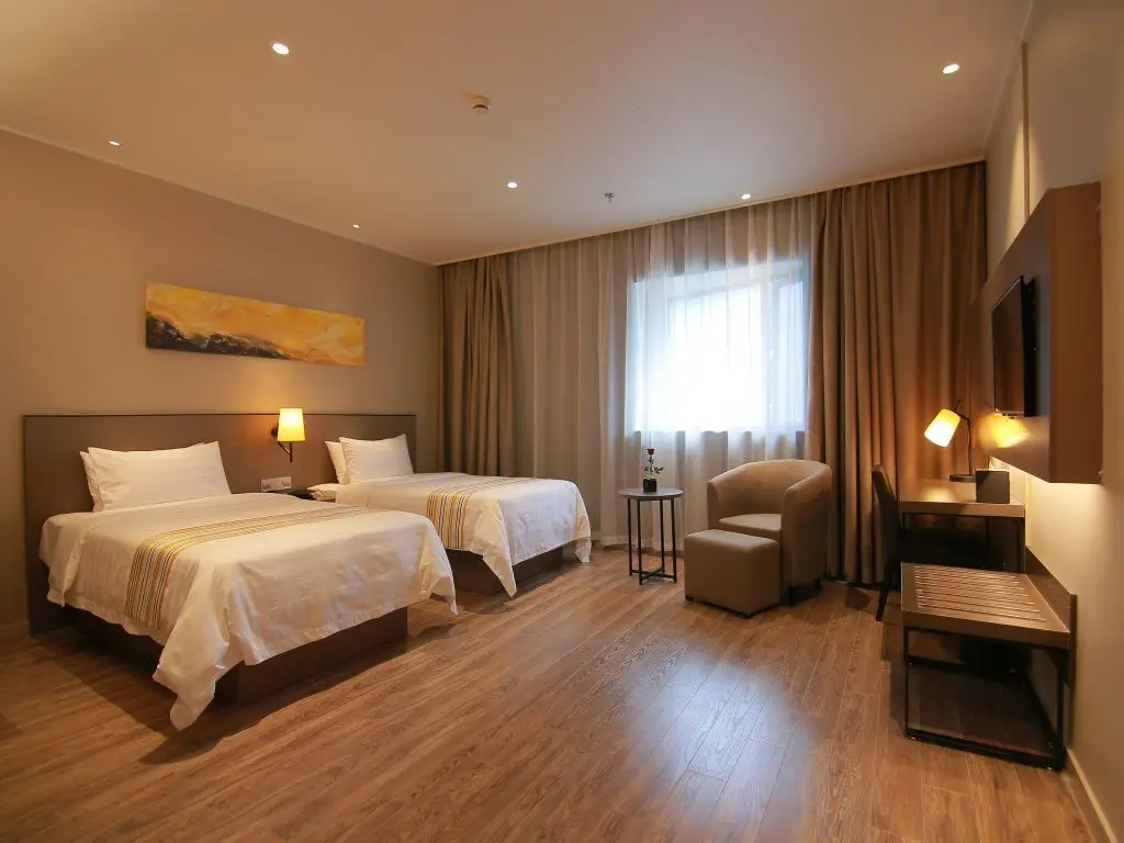Homeinn Plus Hotel (Shanghai Hongqiao Airport National Exhibition and Convention Center) — фото 1