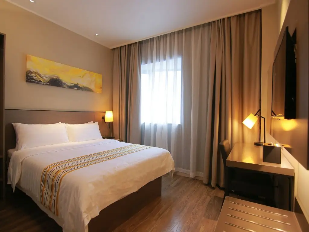 Шанхай: Homeinn Plus Hotel (Shanghai Hongqiao Airport National Exhibition and Convention Center)