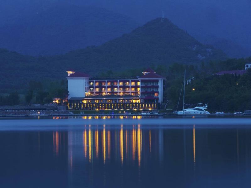 Beijing Jinhai Lake Hotel — фото 1
