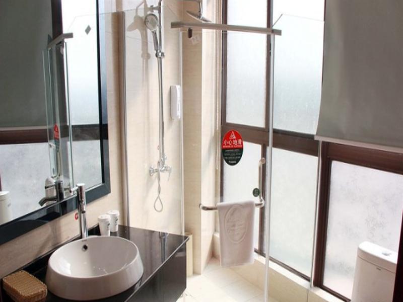 Ляньюньган: GreenTree Inn Lianyungang Suning Square Hualian Mantion Hotel