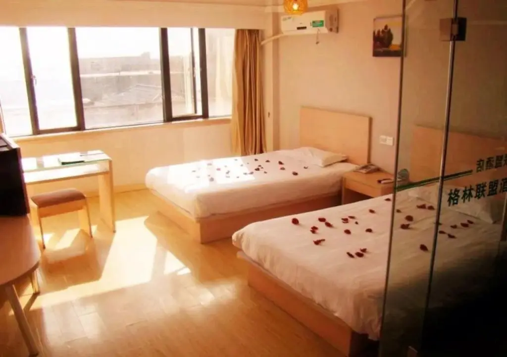 Шанхай: GreenTree Alliance Shanghai Hongqiao Railway Station Exhibition And Convention Center BeiDi Hotel
