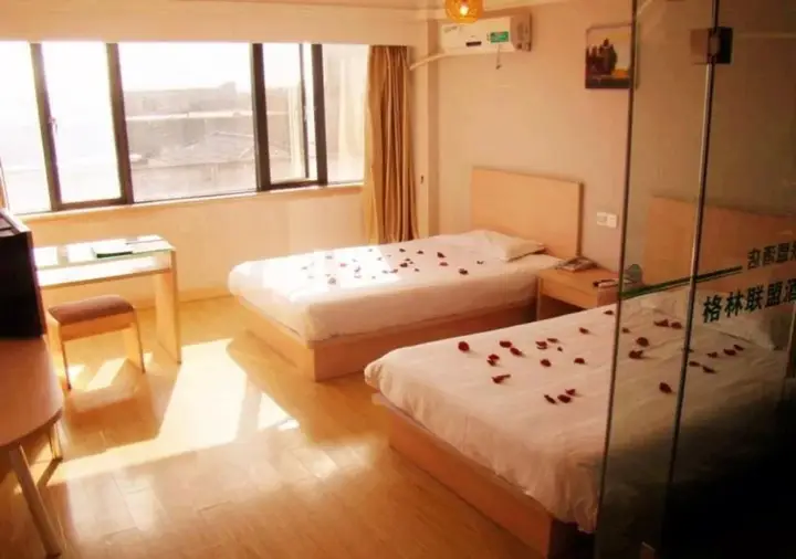Шанхай: GreenTree Alliance Shanghai Hongqiao Railway Station Exhibition And Convention Center BeiDi Hotel