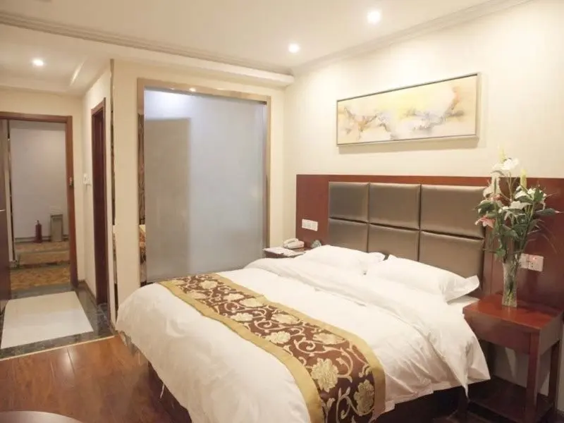 Чаоху: GreenTree Inn Anhui Wuhu Wuwei Chaowu Bus West Station Express Hotel