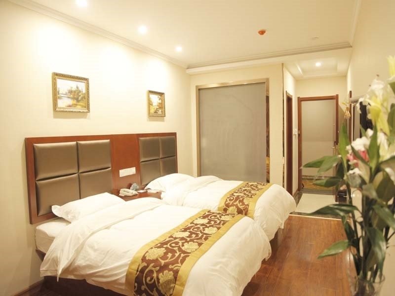 Чаоху: GreenTree Inn Anhui Wuhu Wuwei Chaowu Bus West Station Express Hotel