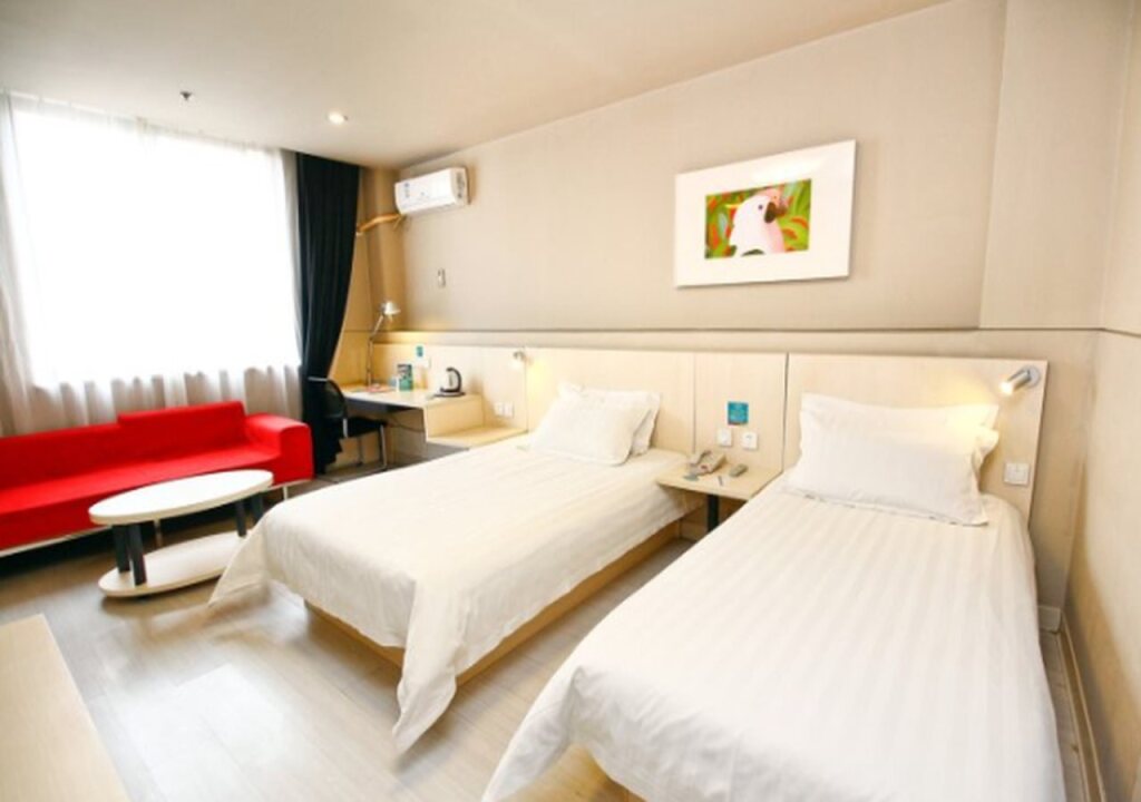 Циндао: Jinjiang Inn Qingdao Cangkou Park
