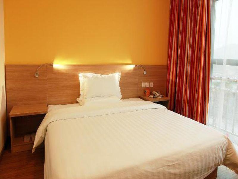 Чунцин: 7 Days Inn Chongqing Wansheng Sanyuanqiao Commercial Center Branch