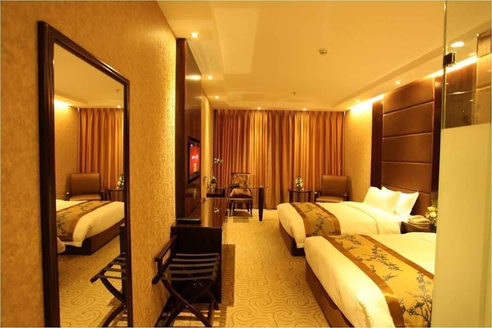 Hongrui Grand View International Hotel — фото 1
