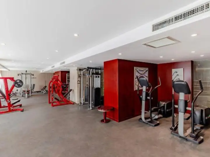 Бенгбу: Lexes Global Hotel