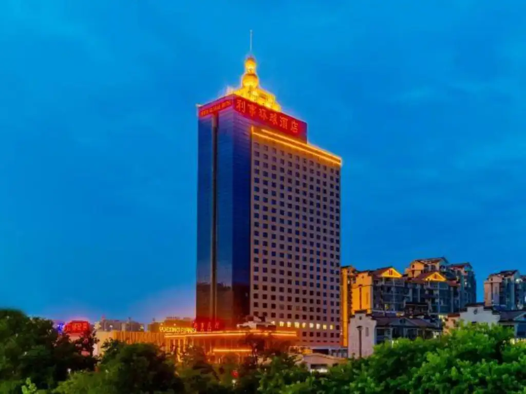 Бенгбу: Lexes Global Hotel