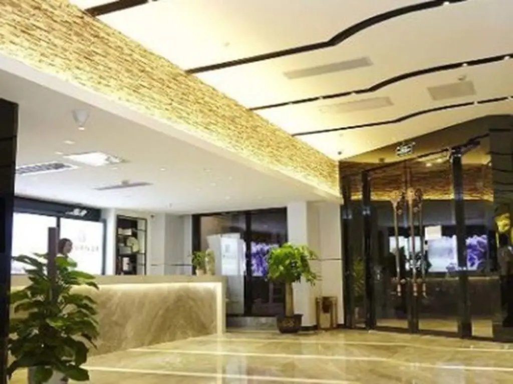 Далянь: Lavande Hotel Dalian Malan square Metro Station