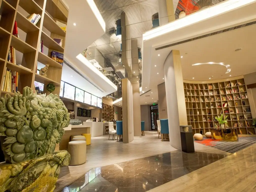 Циндао: Qingdao Tired Bird Hotel