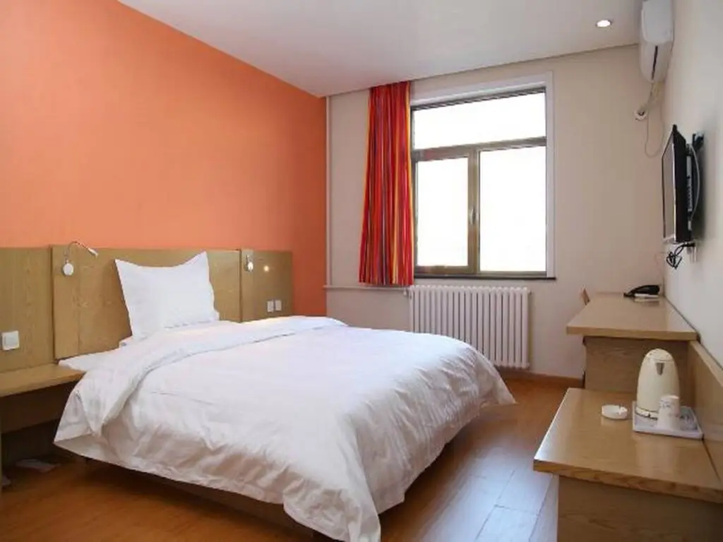 Пекин: 7 Days Inn Beijing Laiguangying Branch