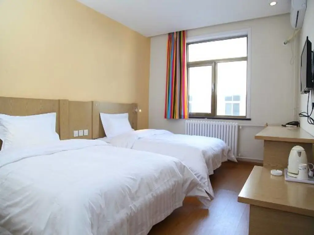 Пекин: 7 Days Inn Beijing Laiguangying Branch