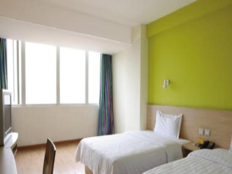 Чжумадянь: 7 Days Inn Zhumadian Tianzhongshan Avenue Branch