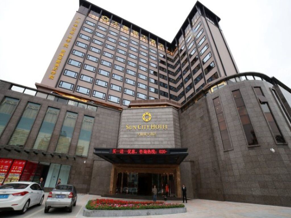 Sun City Hotel — фото 1