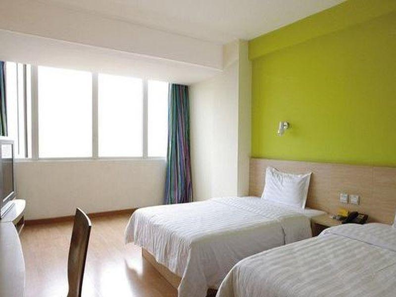 Пекин: 7 Days Inn Beijing Huilongguan Pingxifu Subway Station Branch
