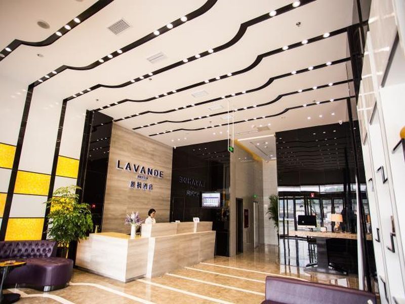 Лешан: Lavande Hotel Leshan High-Speed Rail Station Wanda Plaza Branch
