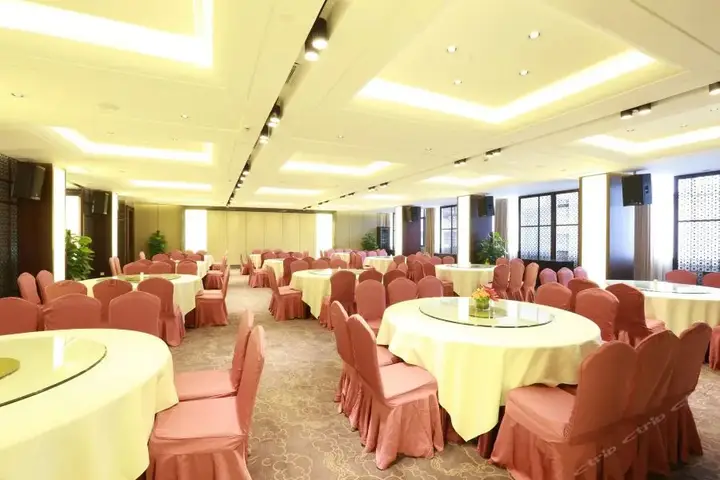 Ханчжоу: Fengqi Hotel