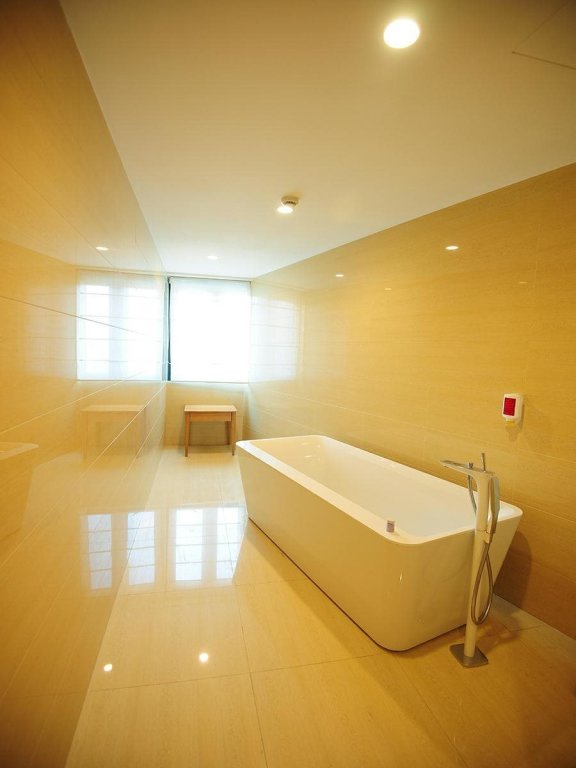 Циндао: Intercity Hotel Qingdao