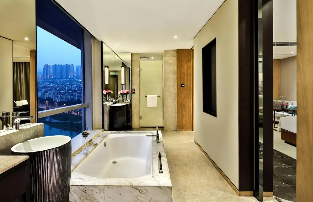 Чэнду: Crowne Plaza Chengdu Wenjiang by IHG