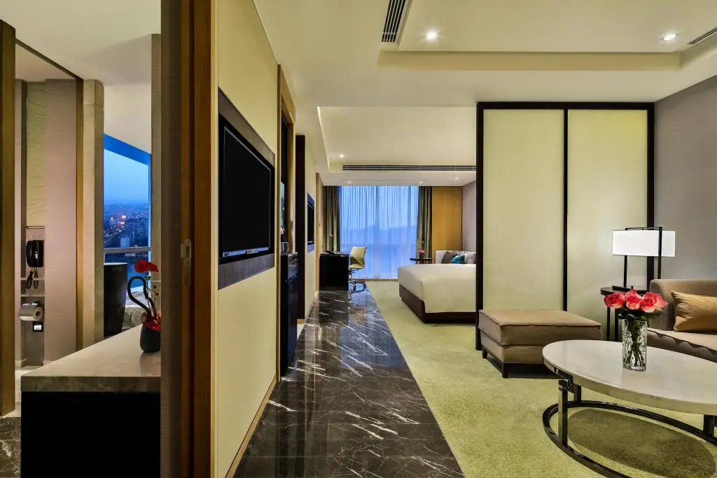 Чэнду: Crowne Plaza Chengdu Wenjiang by IHG