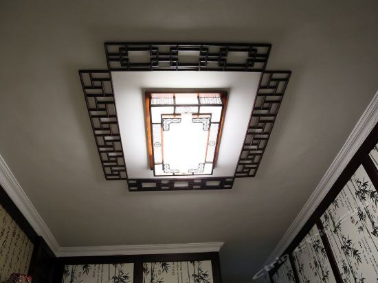 Цзясинь: Wuzhen Wangshui Renjia Inn