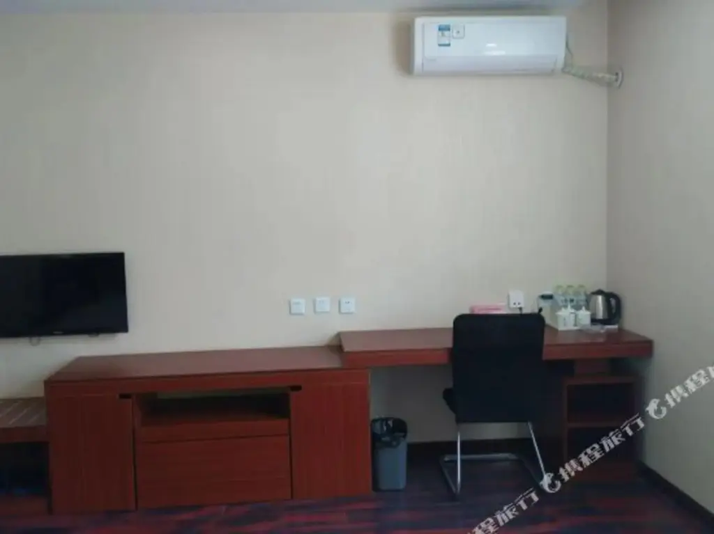 Циндао: Zhilong Hotel (Yinzhu Subway Station)