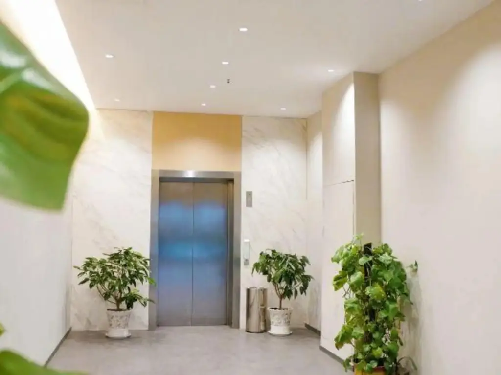 Циндао: Zhilong Hotel (Yinzhu Subway Station)