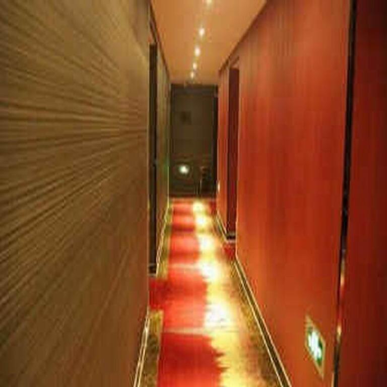 Урумчи: Super 8 by Wyndham Urumqi Airport Ji Chang Bei Qu