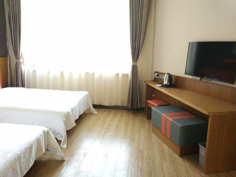 Циньхуандао: 7 Days Premium Qinghuangdao Train Station Yingbin Road