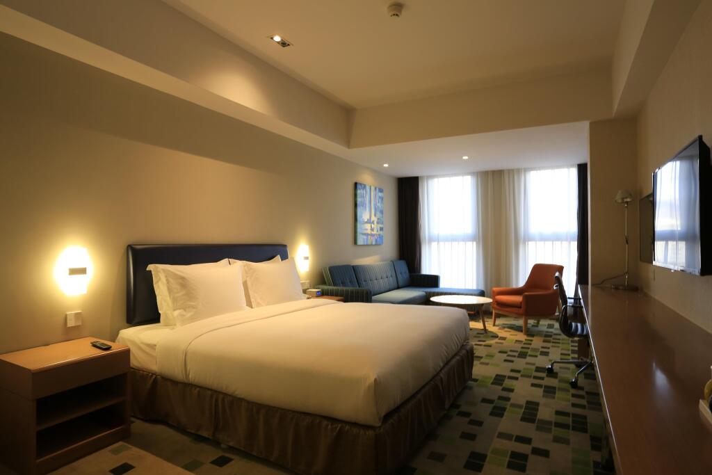 Holiday Inn Express Zhangjiakou Park View — фото 1