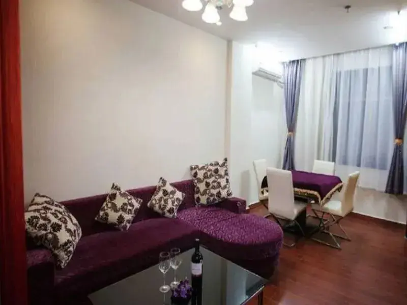Шэньчжэнь: V8 Art Hotel (Shenzhen Longgang tangkeng subway station)