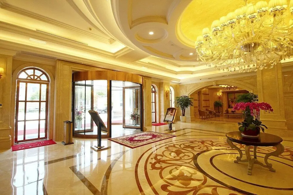 Шанхай: Shanghai Waigaoqiao Free Trade Zone Vienna Hotel