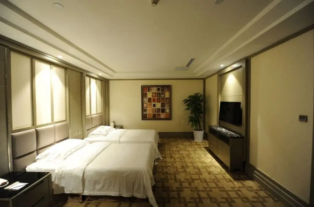 Header Hot Spring Hotel — фото 1