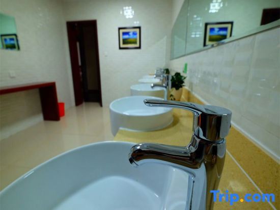 Чжанъе: The Silk Road Travelers Hostel