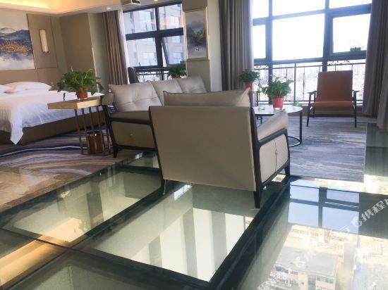 Ханьчжун: Vienna Hotel (Hanzhong High-speed Railway Station, Zhongxin Plaza)