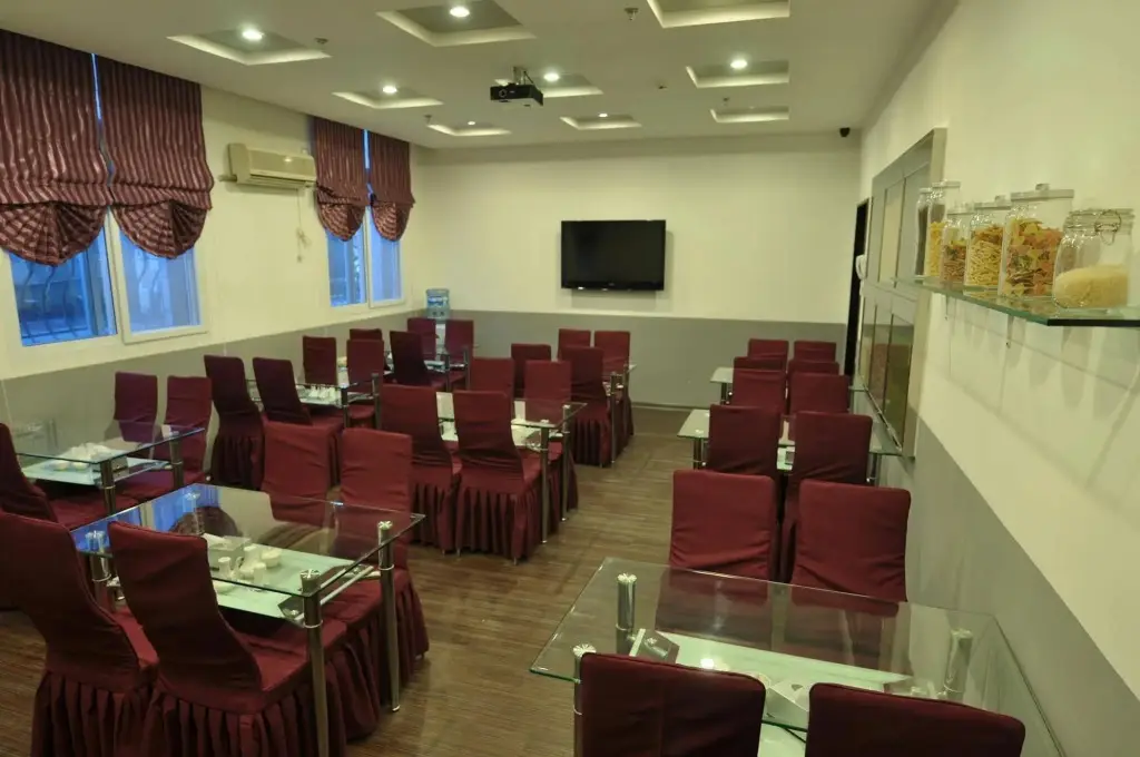 Пекин: Super 8 Hotel Beijing Beitaipingzhuang
