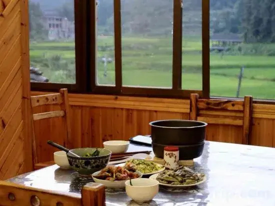 Лючжоу: Tongxiang Country House