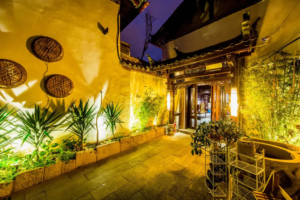 Лицзян: Lijiang Wengjia Dayuan
