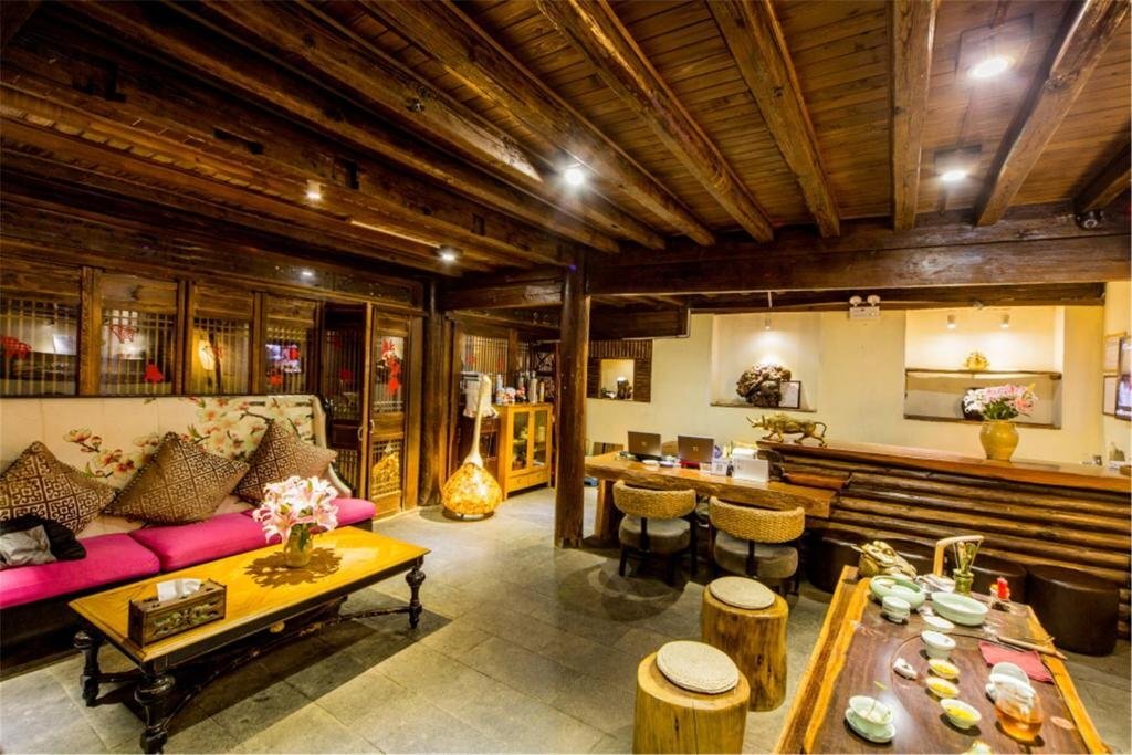 Лицзян: Lijiang Wengjia Dayuan
