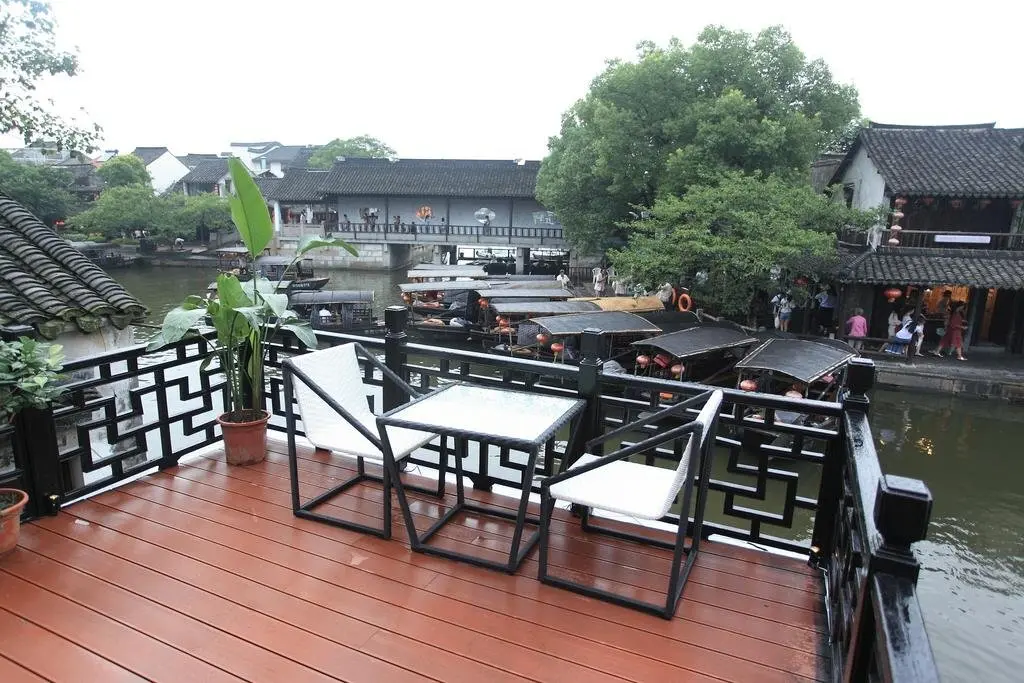 Цзясинь: Xitang Hua Tian Hotel