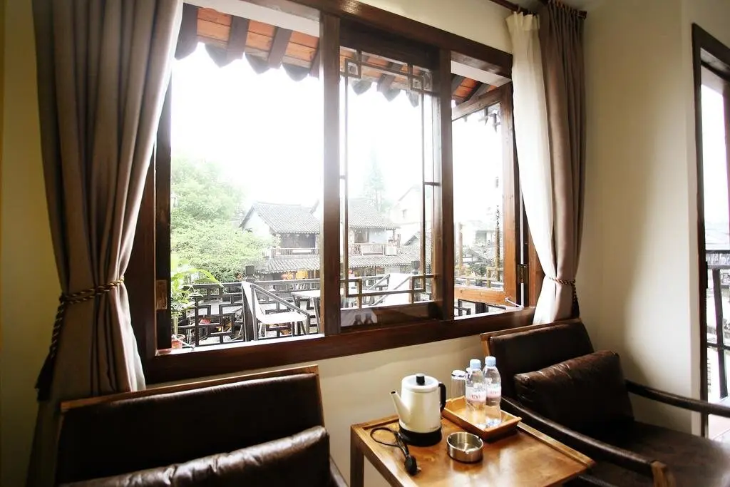 Цзясинь: Xitang Hua Tian Hotel