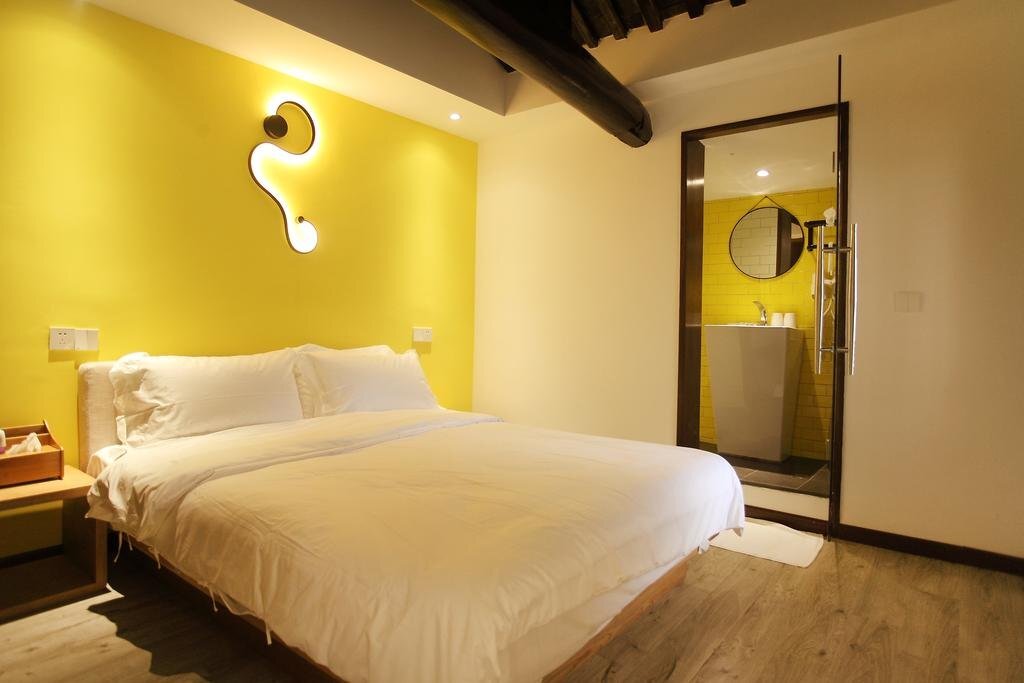 Цзясинь: Xitang Hua Tian Hotel