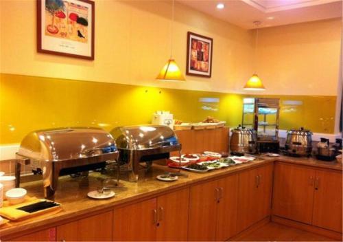 Цзинань: Home Inn Ji'nan Quancheng Plaza Chaoshan Street