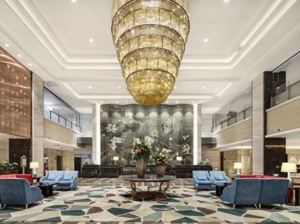 Jinan Luxury Blue Horizon Hotel — фото 1