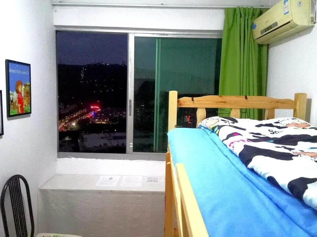 Zhuhai Chuntian Huahua Youth Hostel — фото 1