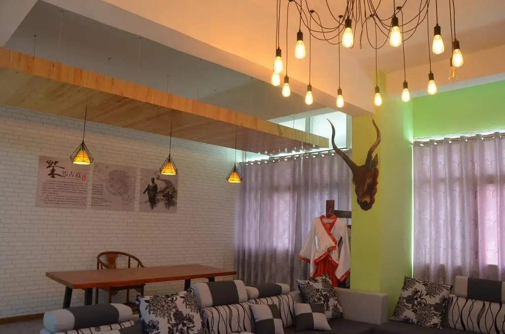 Кайфын: Mengshiguang Youth Hostel